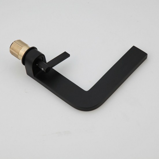 Boven aanzicht zwarte wastafelkraan