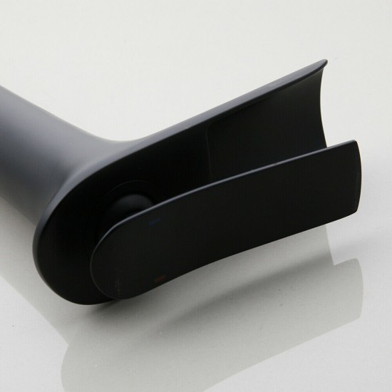 Hendel hoge zwarte watervalkraan