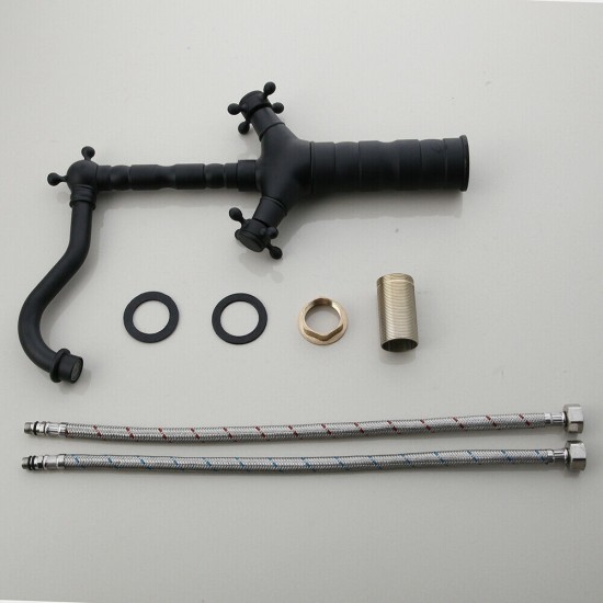 Set van de zwarte hoge wastafelkraan