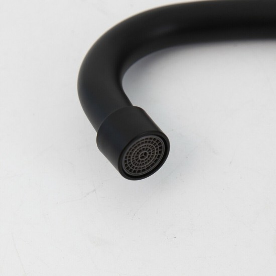 Uitloop zwarte koudwater kraan