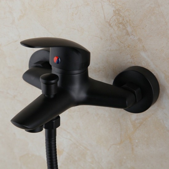 Zwarte badkramer kraan