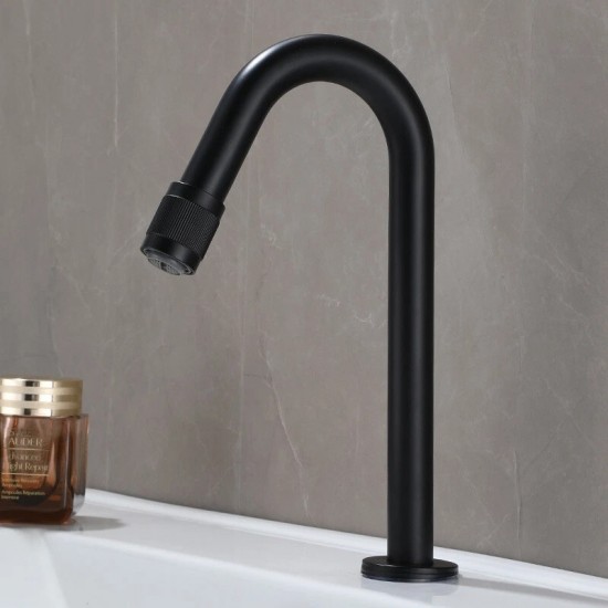 Zwarte koud water kraan 1