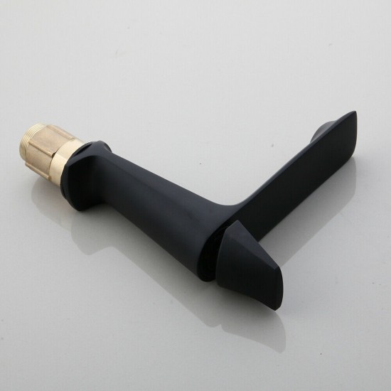 Zwarte mengkraan modern